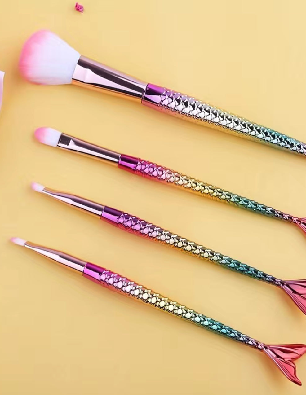 4 pcs  Pink Mermaid Makeup Brushes Set