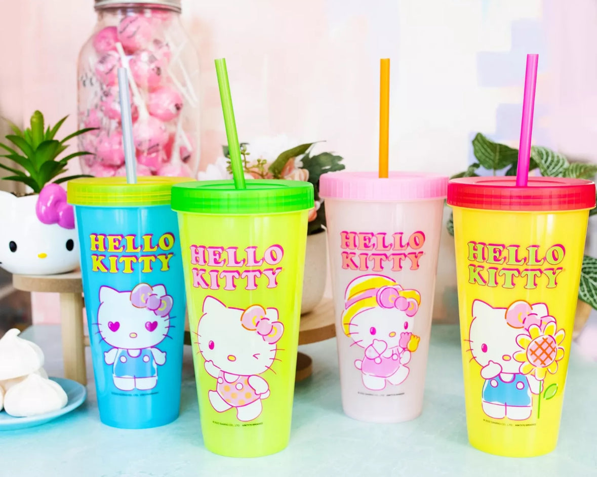 Hello Kitty Color Changing Cup - Set of 4