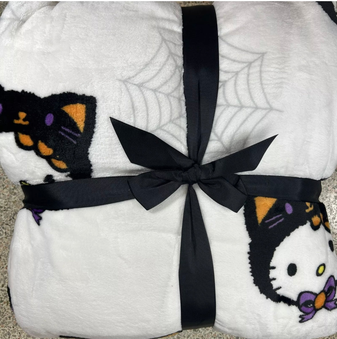 Hello Kitty Halloween Plush Throw Blanket Cat Costume Full/Queen 90in x 90in