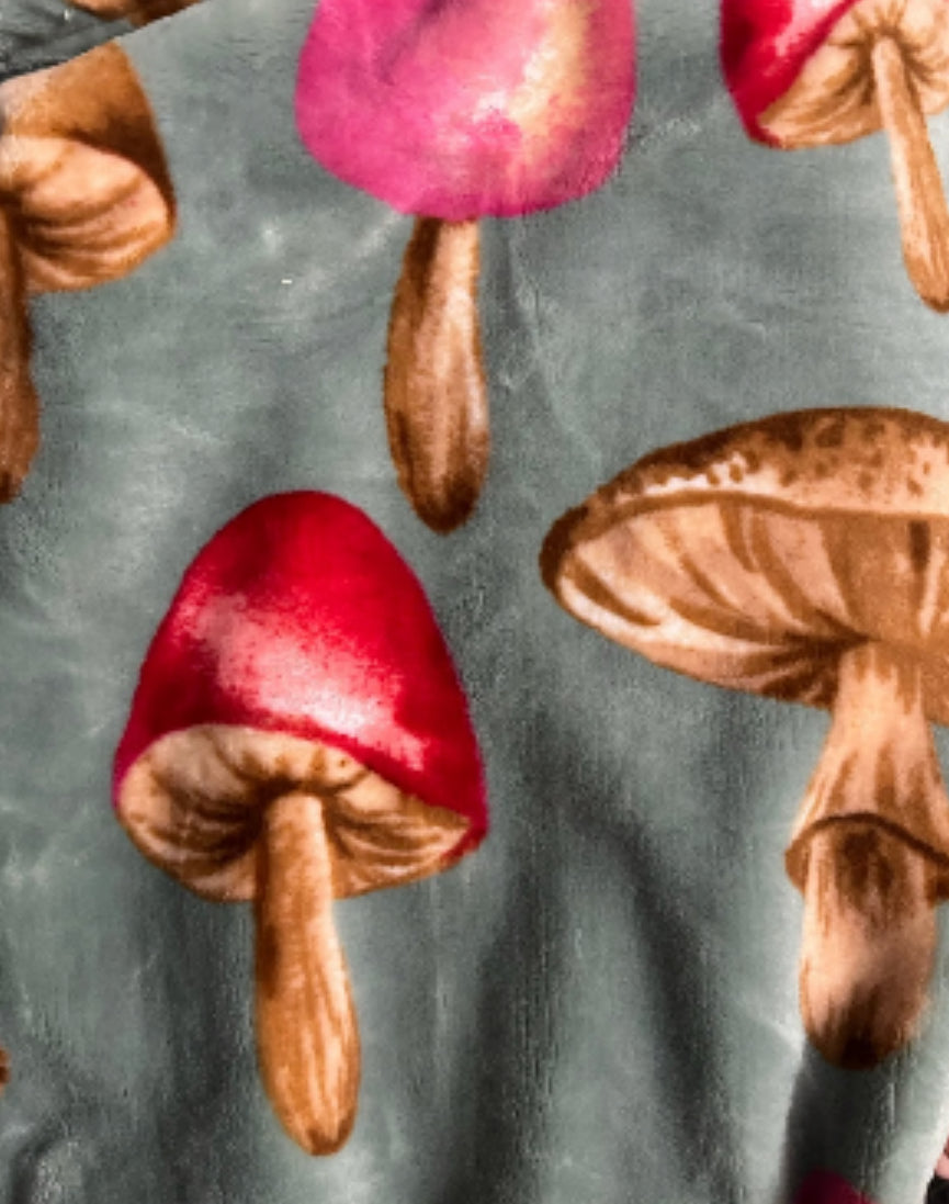 OVERSIZED ENCHANTED FOREST MUSHROOM RED PINK TAN, GREEN THROW BLANKET