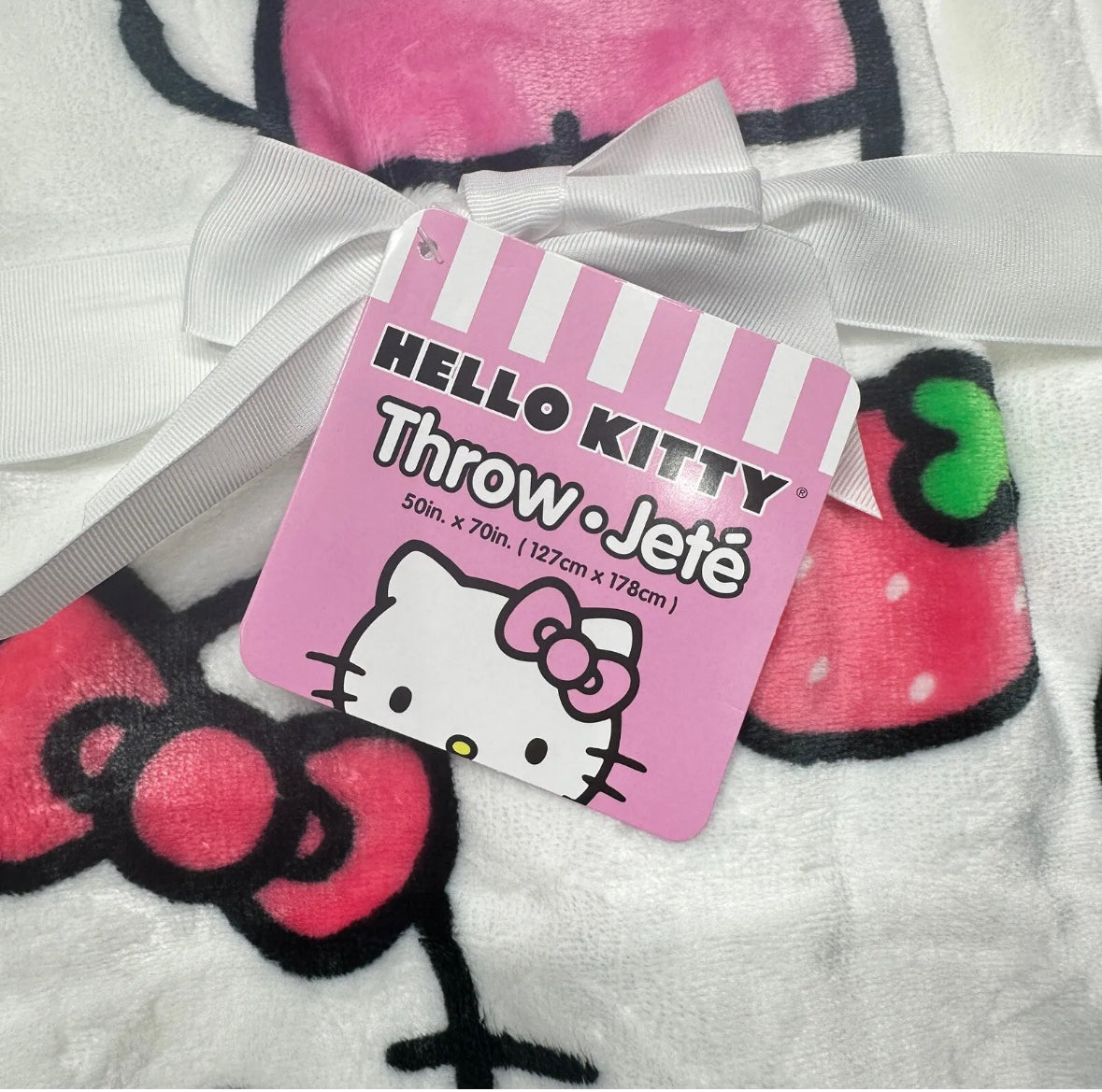 HK Throw Blanket Milk and Strawberries