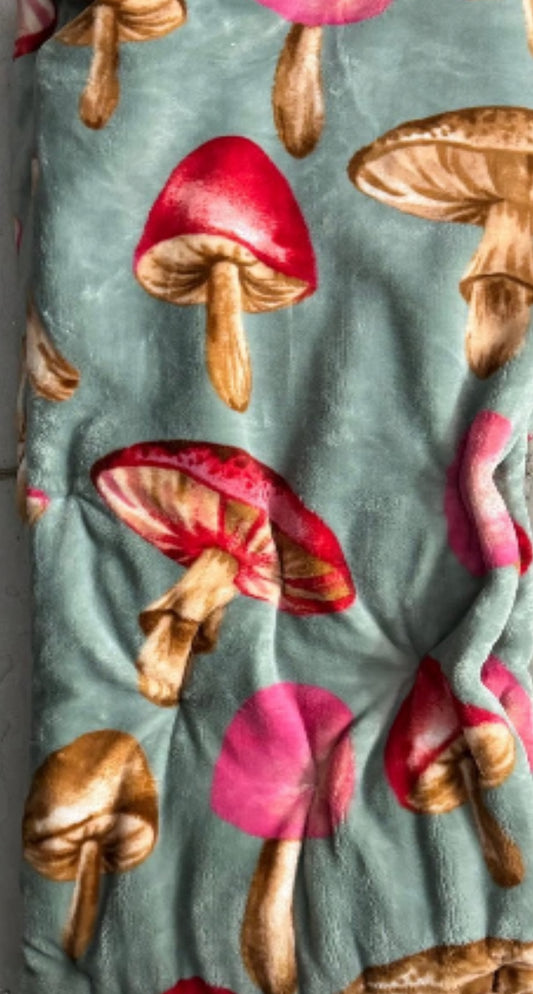 OVERSIZED ENCHANTED FOREST MUSHROOM RED PINK TAN, GREEN THROW BLANKET