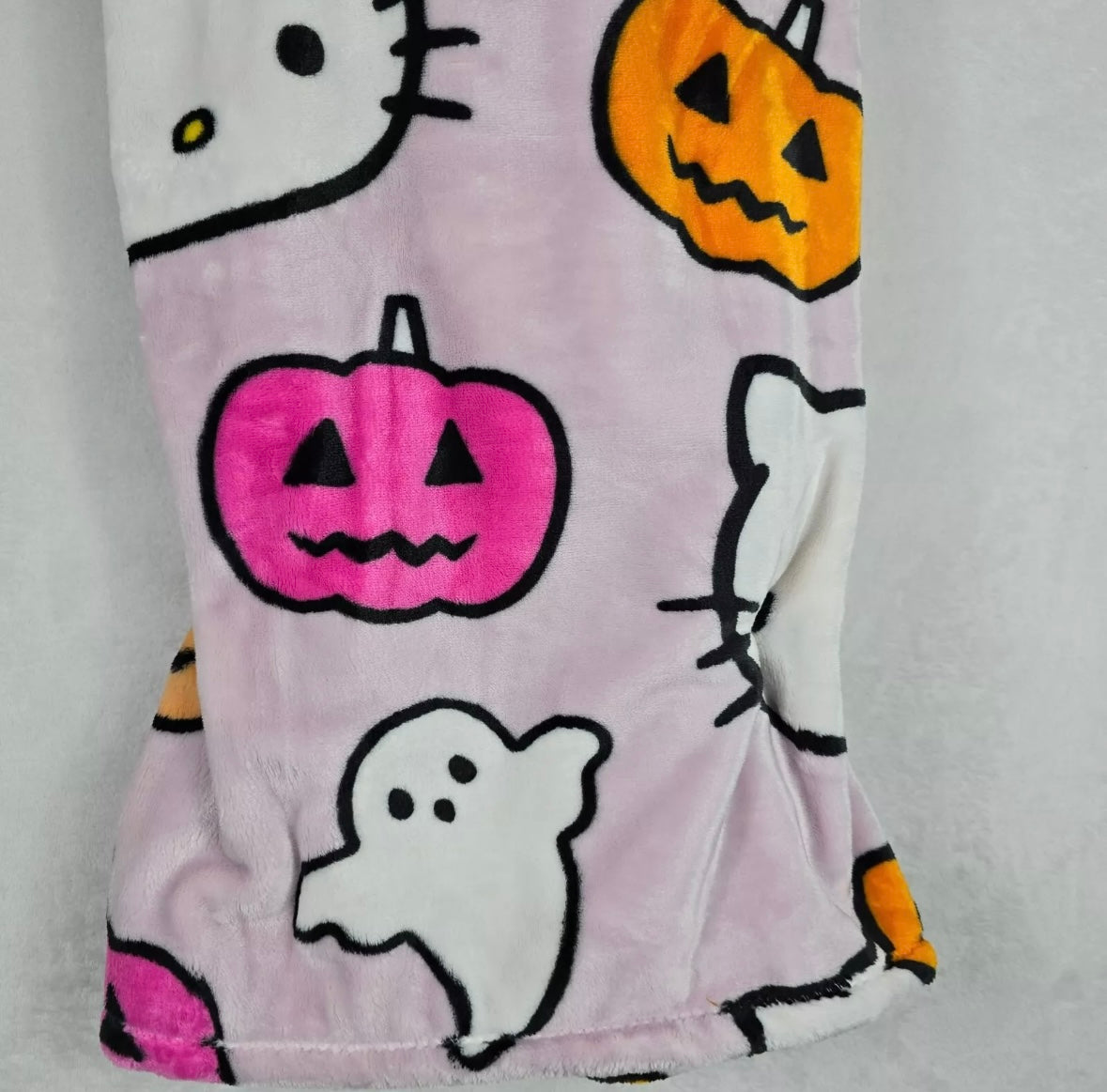 Hello Kitty Halloween 2024 Pink 60x70 in Throw Pumpkin Ghost Plush Blanket New