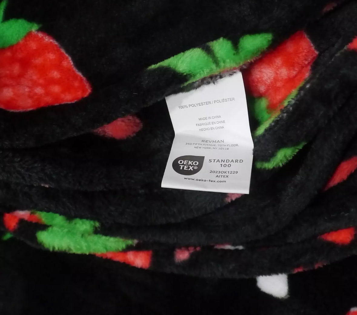 Luv Betsey Johnson 50"x70" Soft Throw Blanket Strawberry Strawberries Hearts